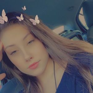 Meet your Posher, Alexis